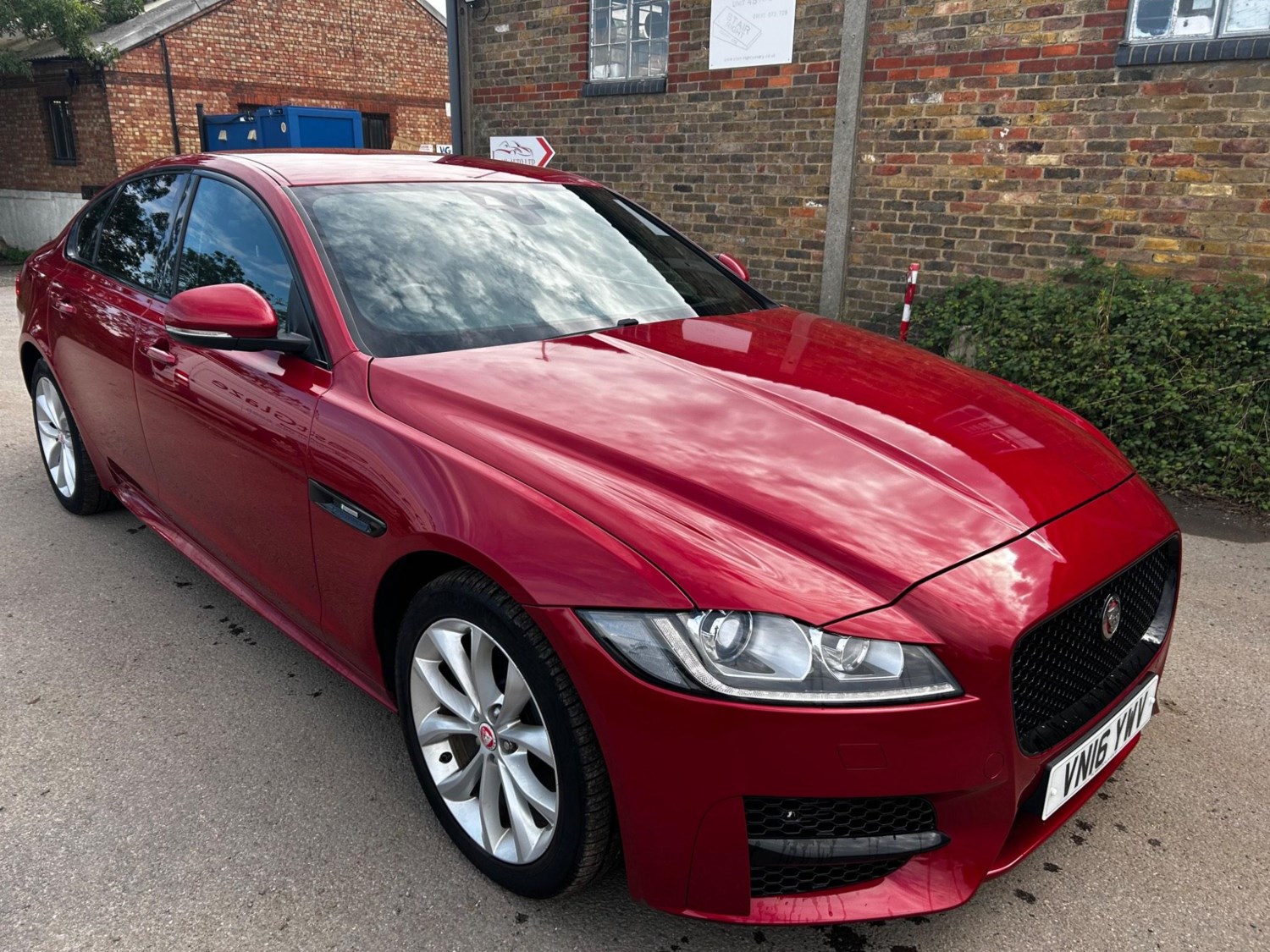 Jaguar XF Listing Image