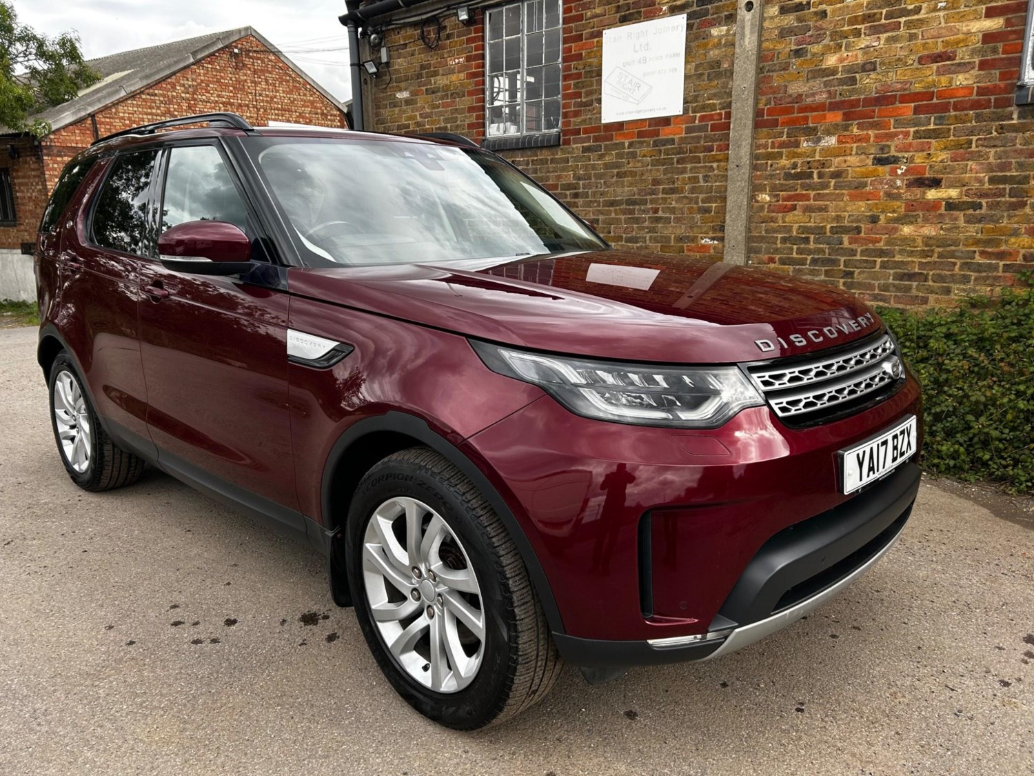 Land Rover Discovery Listing Image