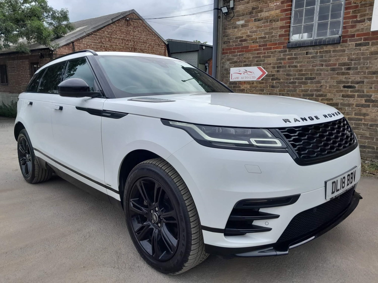 Land Rover Range Rover Velar Listing Image