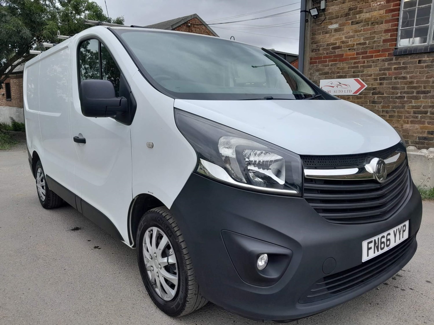 Vauxhall Vivaro Listing Image