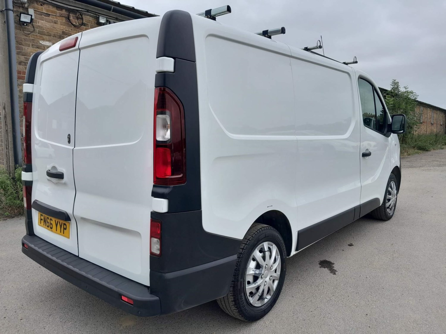 Vauxhall Vivaro Listing Image