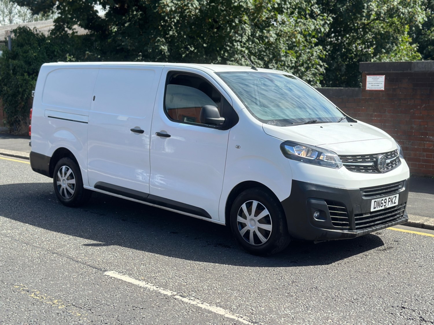 Vauxhall Vivaro Listing Image