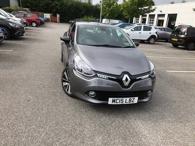 Renault Clio Listing Image