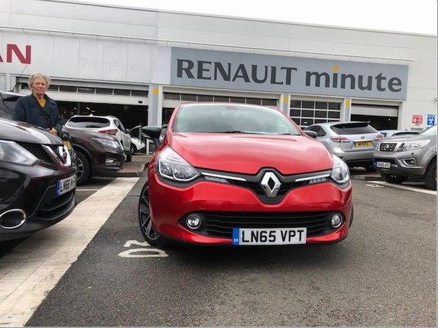 Renault Clio Listing Image