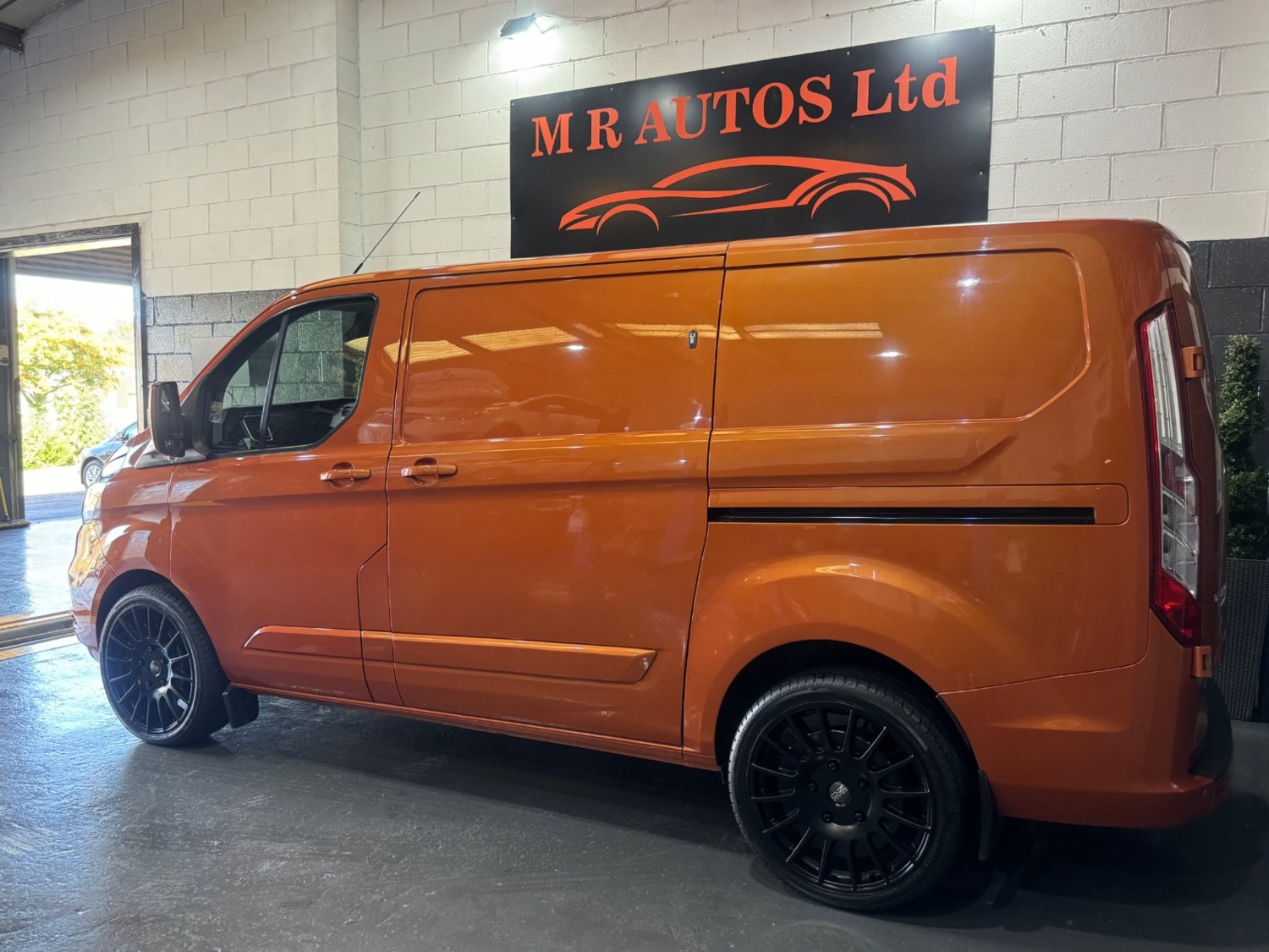 Ford Transit Custom Listing Image