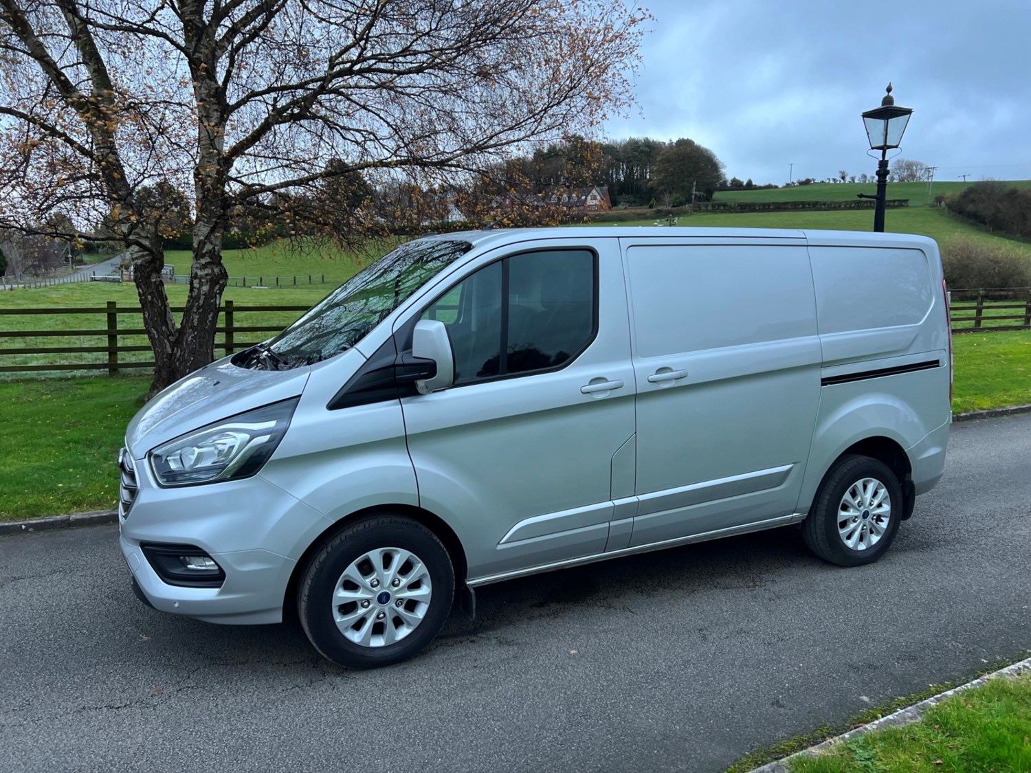 Ford Transit Custom Listing Image