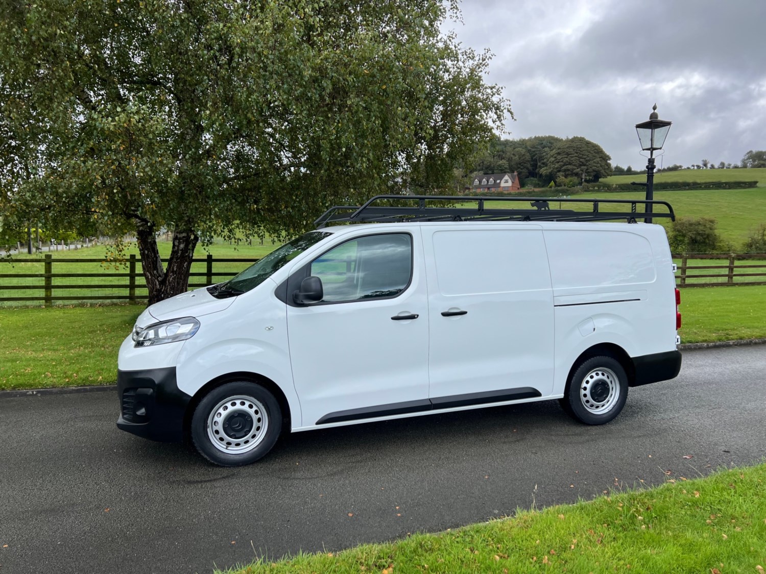 Citroen Dispatch Listing Image