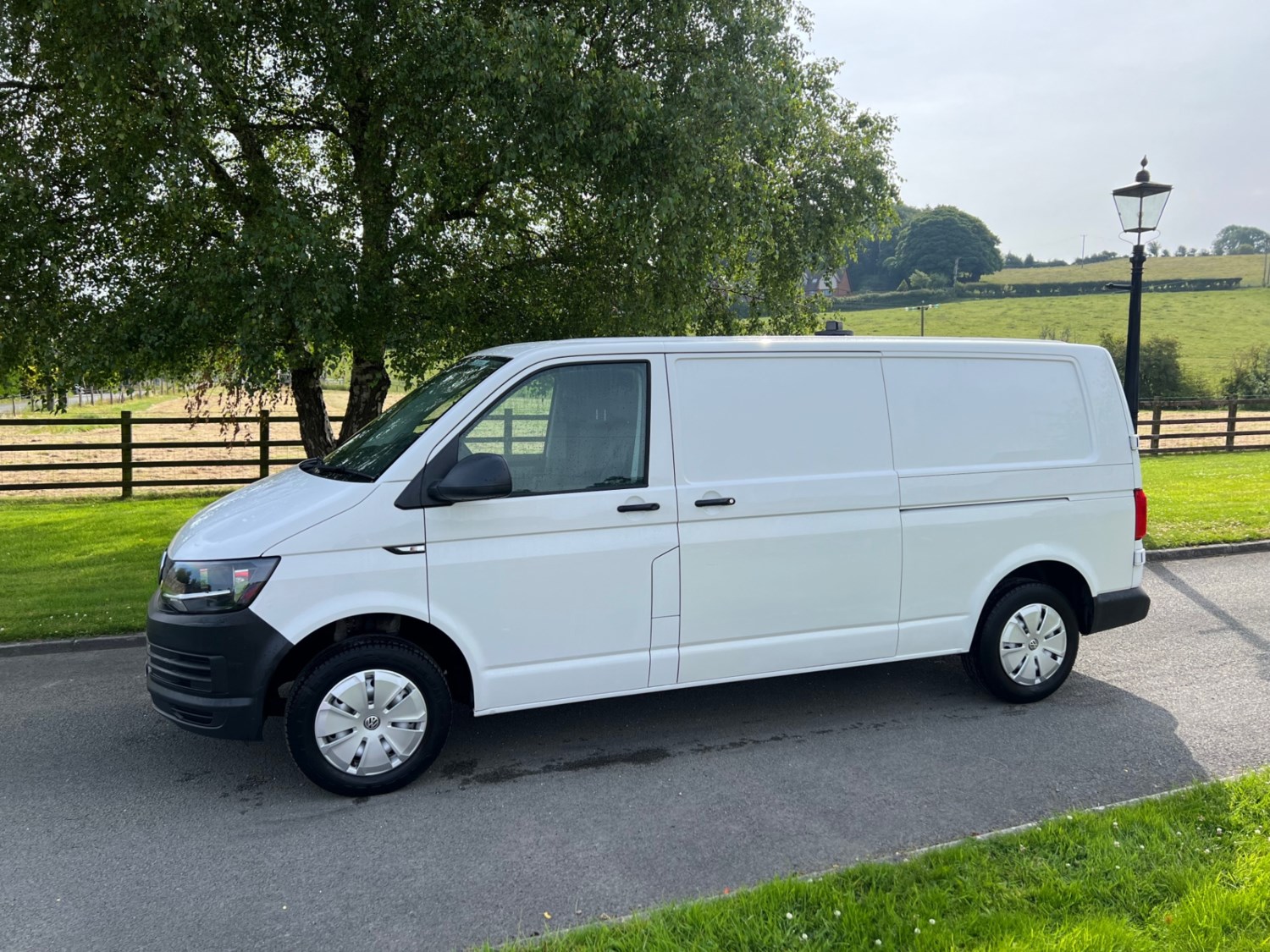 Volkswagen Transporter Listing Image