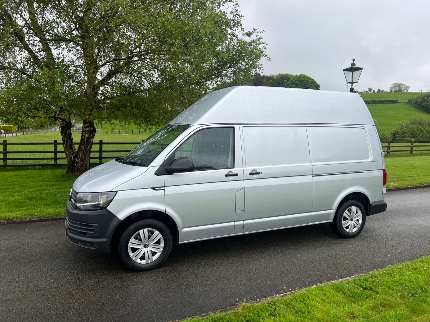 Volkswagen Transporter Listing Image