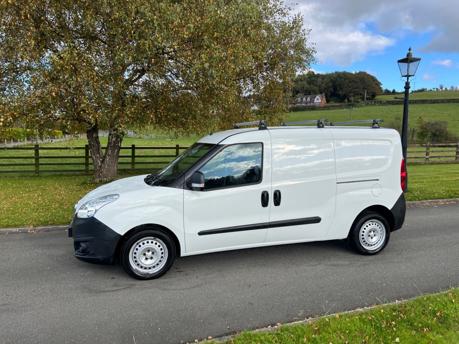 Vauxhall Combo Listing Image