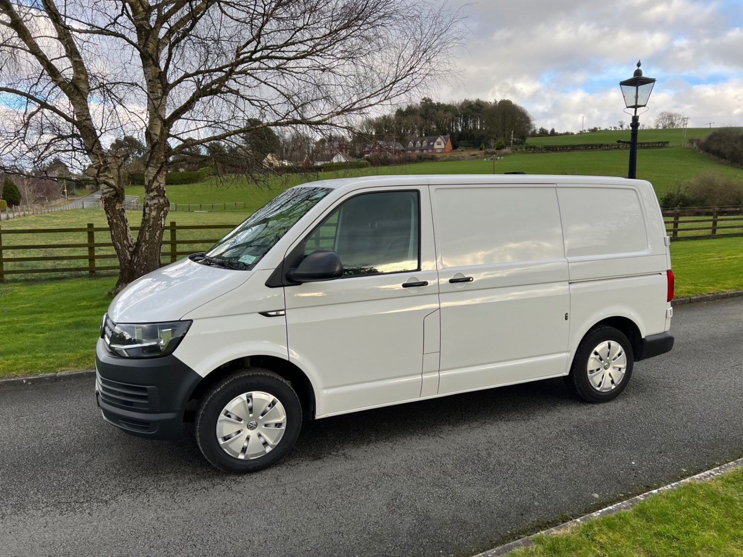 Volkswagen Transporter Listing Image