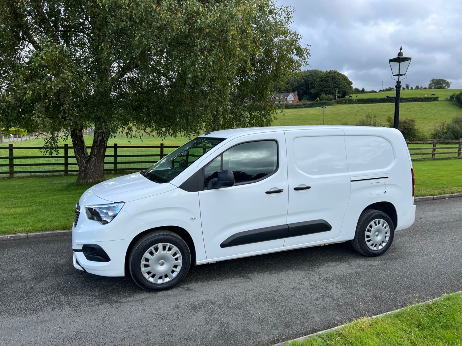 Vauxhall Combo Listing Image