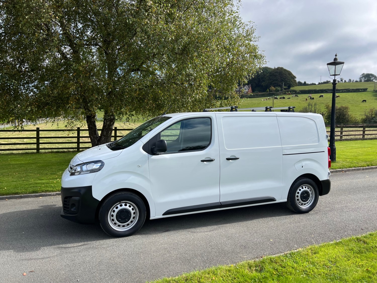 Citroen Dispatch Listing Image