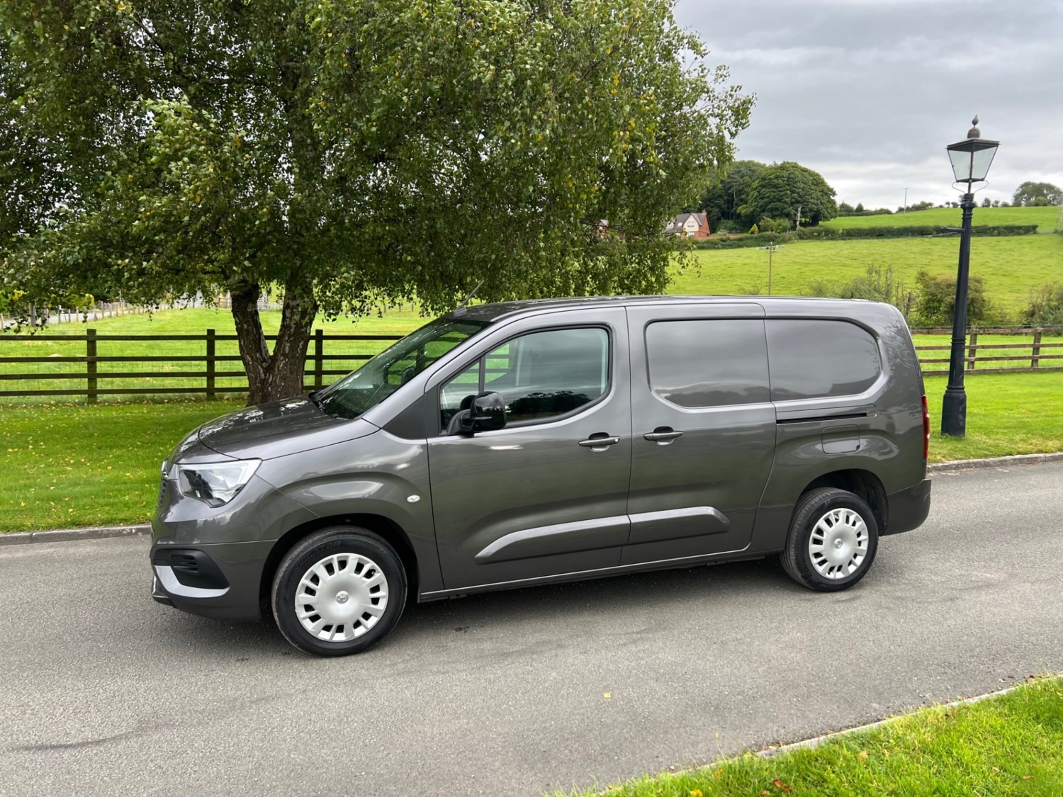 Vauxhall Combo Listing Image