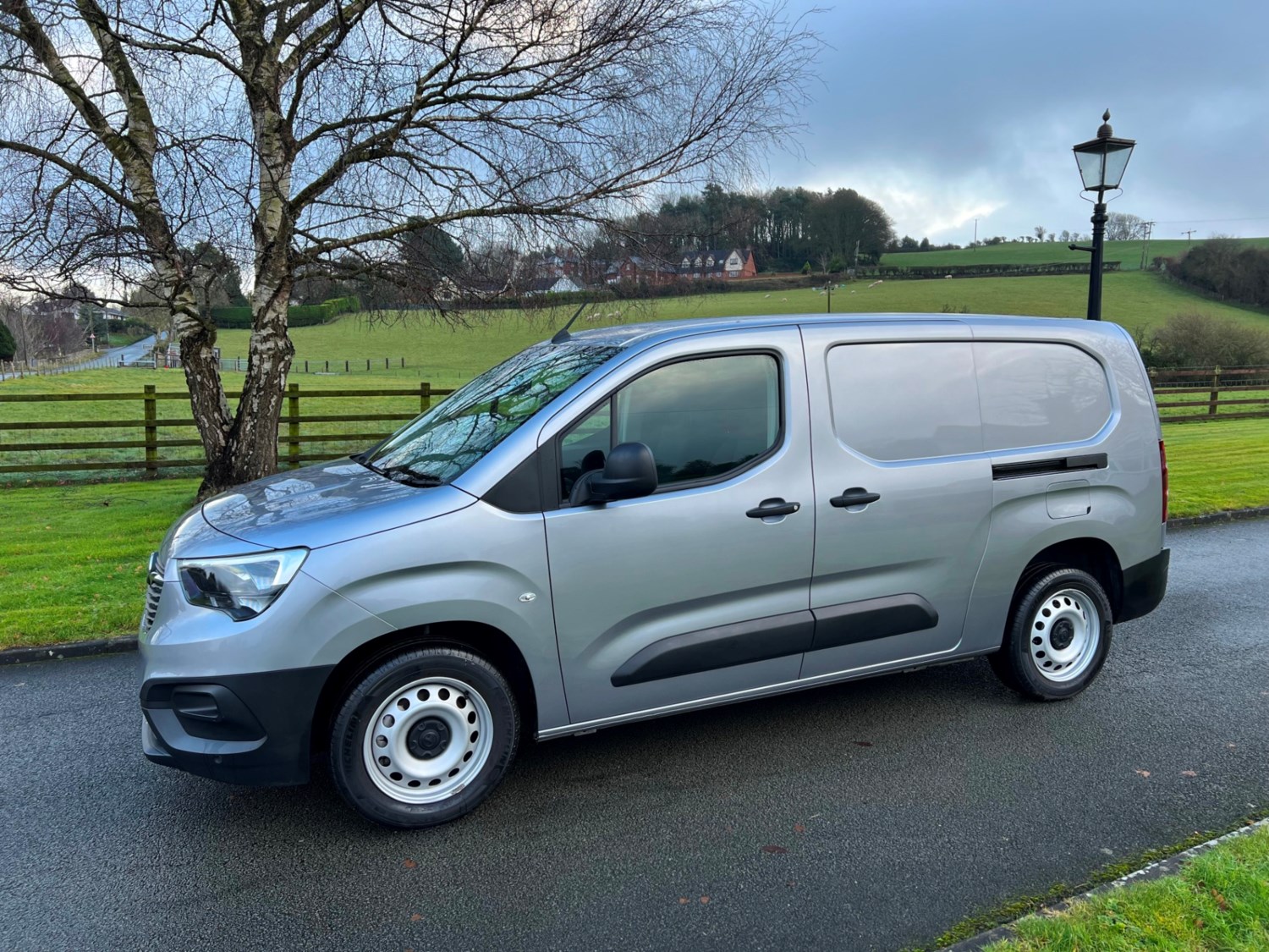 Vauxhall Combo Listing Image