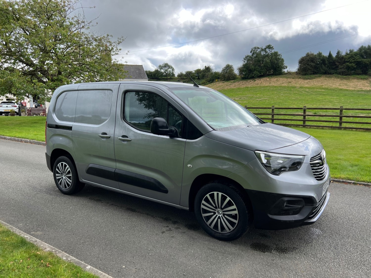 Vauxhall Combo Listing Image