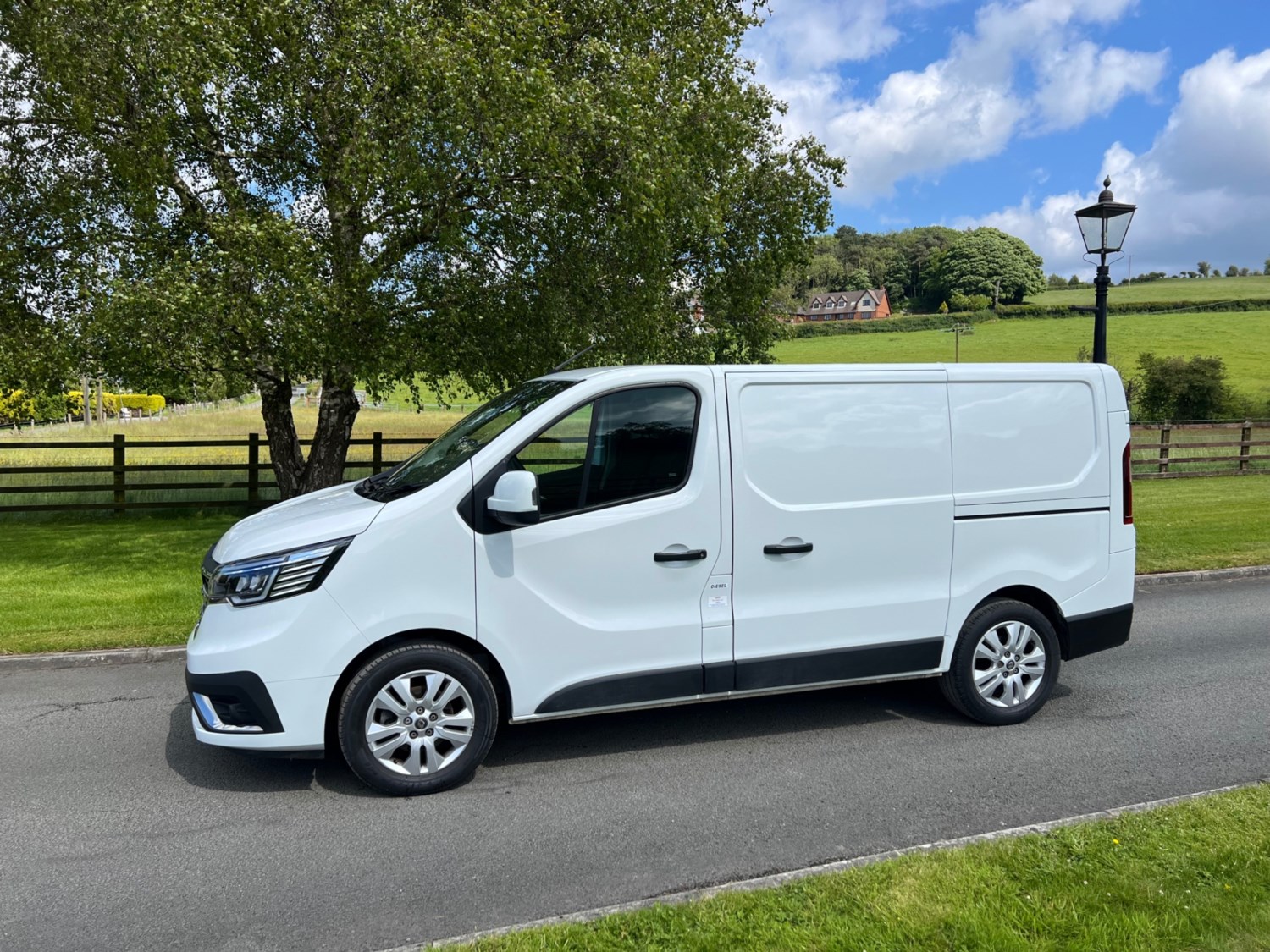 Renault Trafic Listing Image