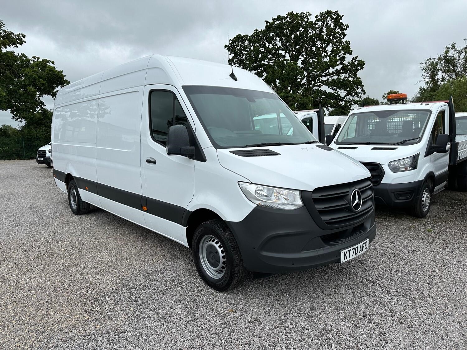 Mercedes-Benz Sprinter Listing Image