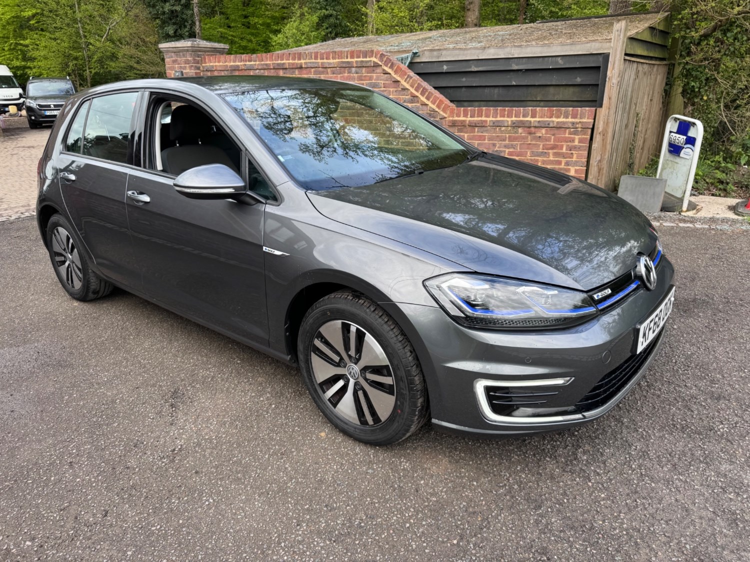 Volkswagen Golf Listing Image