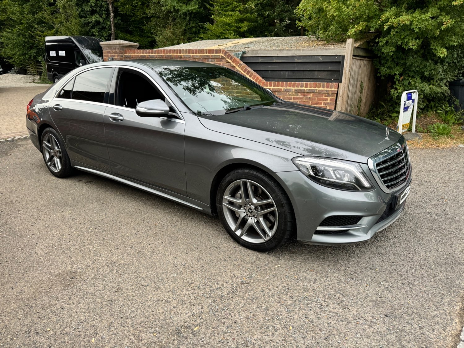 Mercedes-Benz S-Class Listing Image