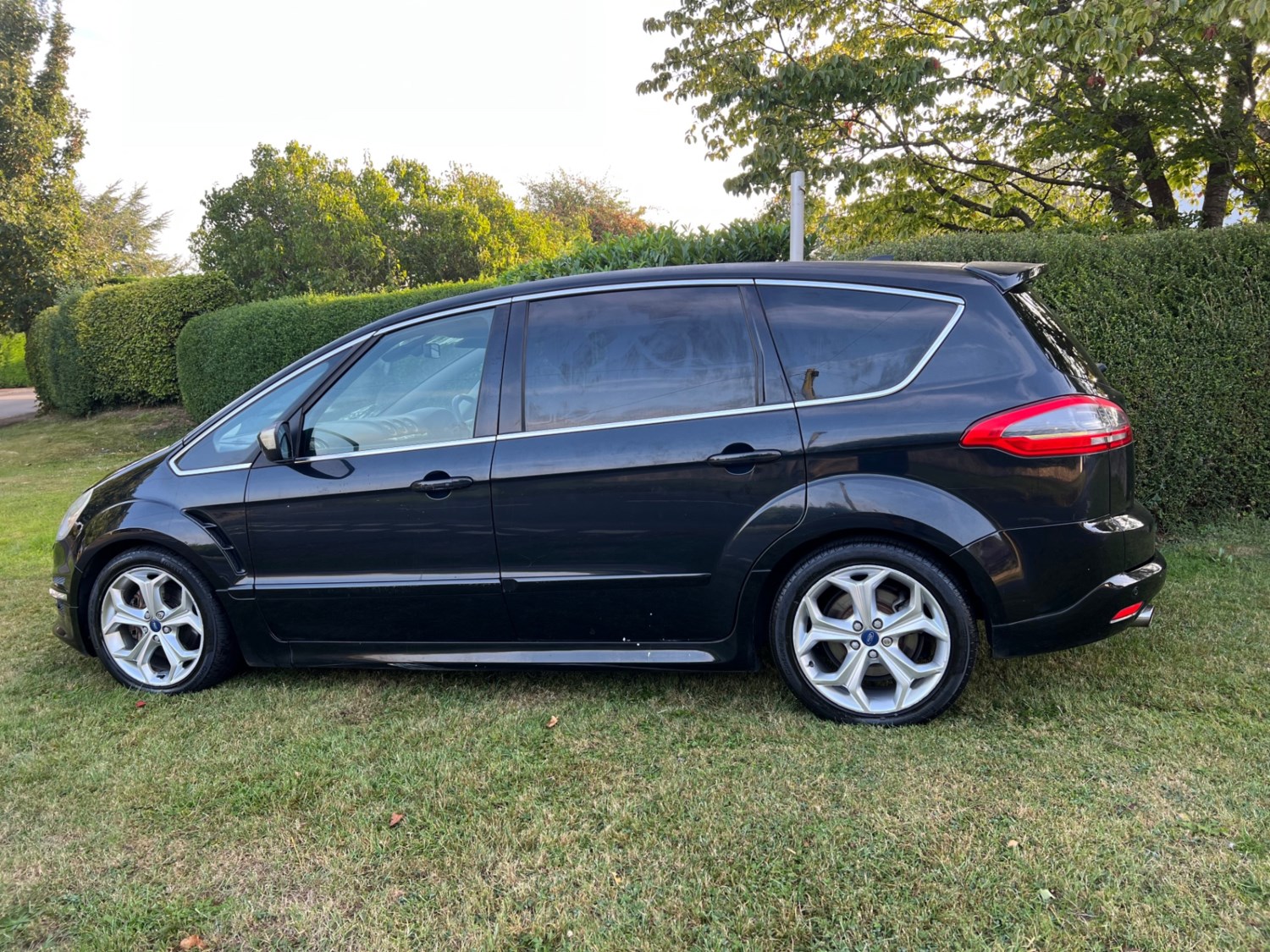 Ford S-Max Listing Image