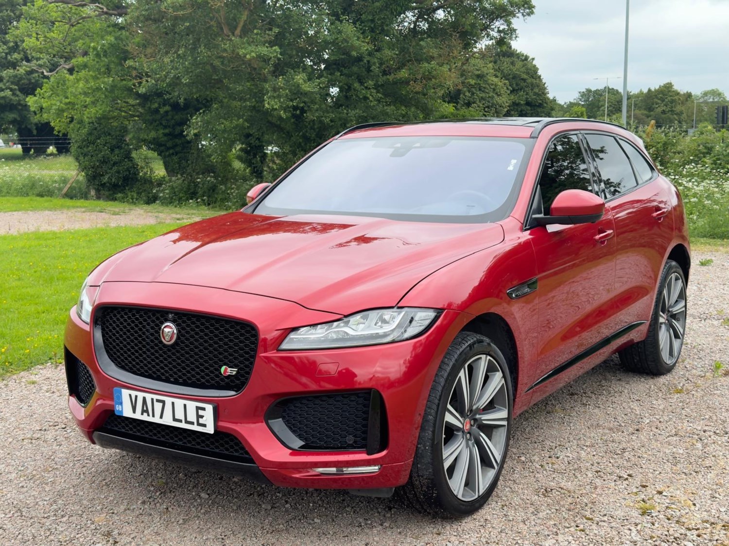 Jaguar F-PACE Listing Image