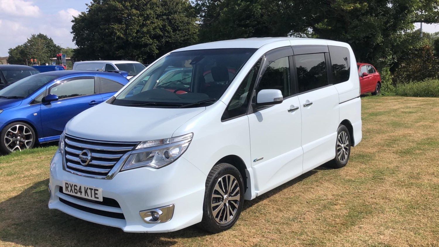 Nissan Serena Listing Image