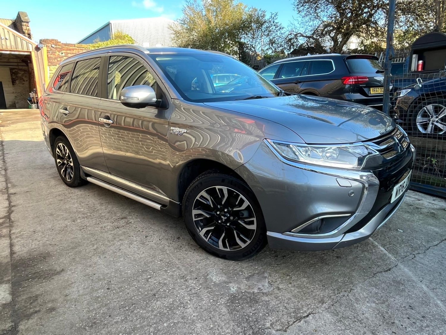 Mitsubishi Outlander Listing Image