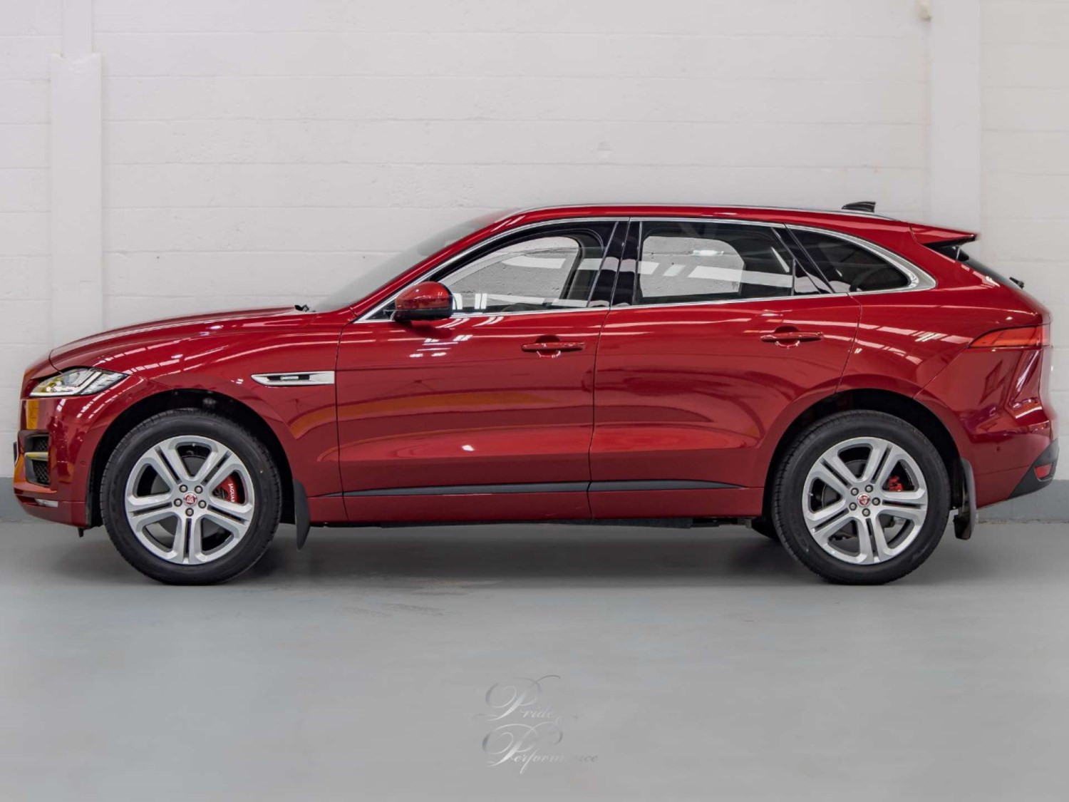 Jaguar F-PACE Listing Image