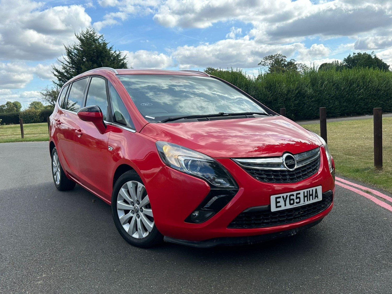 Vauxhall Zafira Tourer Listing Image