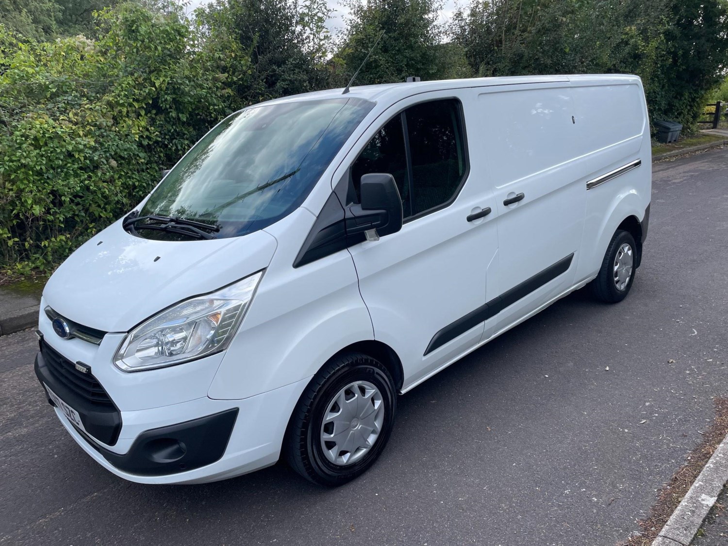 Ford Transit Custom Listing Image