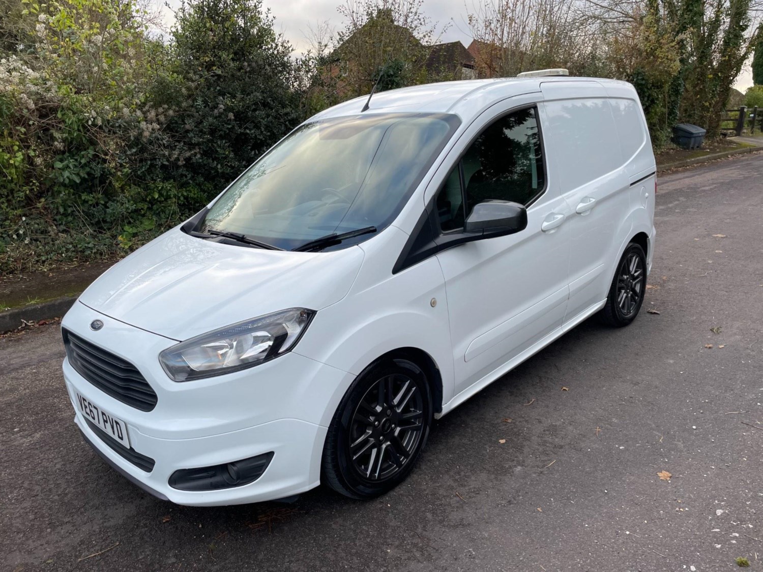 Ford Transit Courier Listing Image