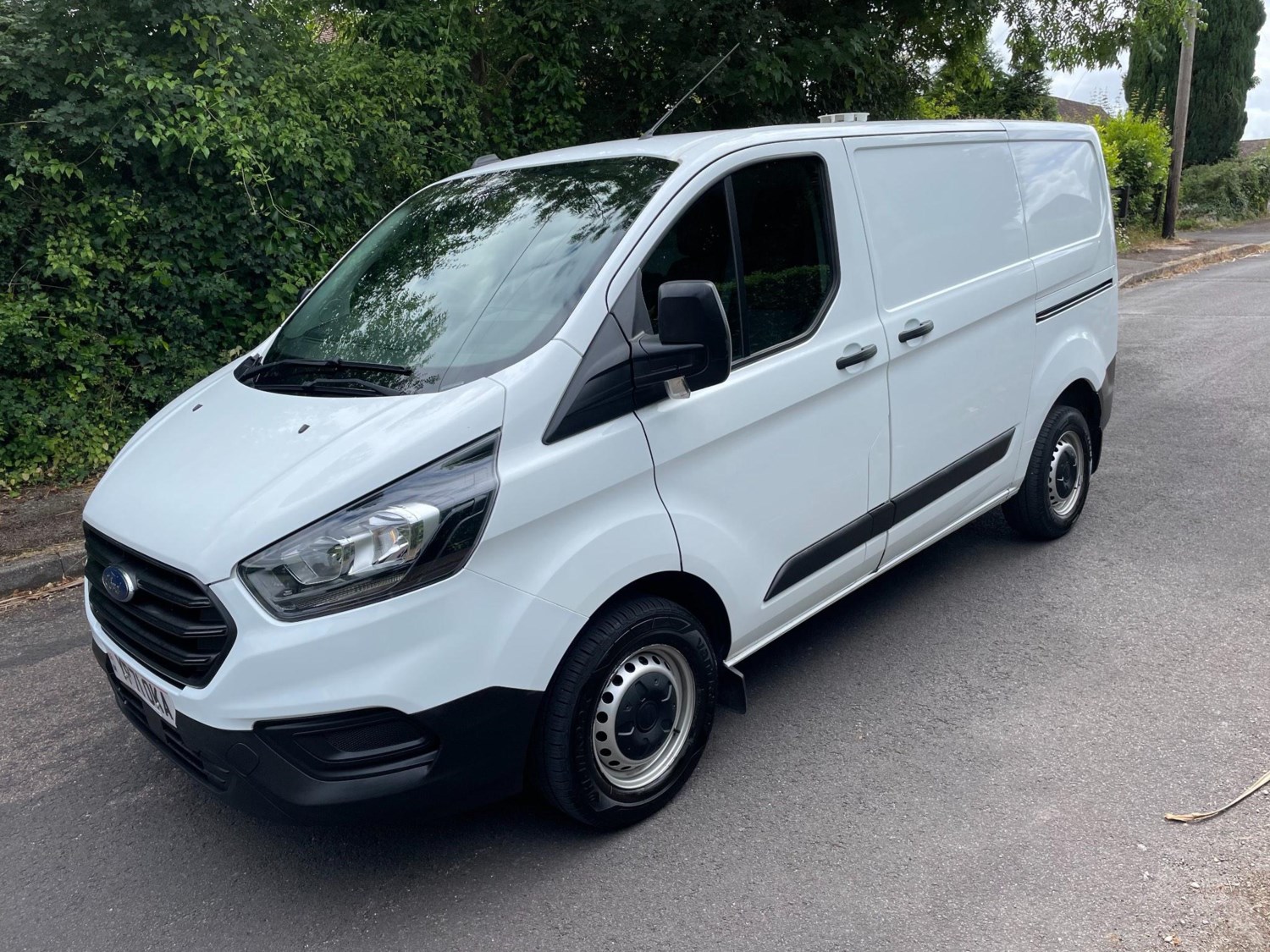 Ford Transit Custom Listing Image