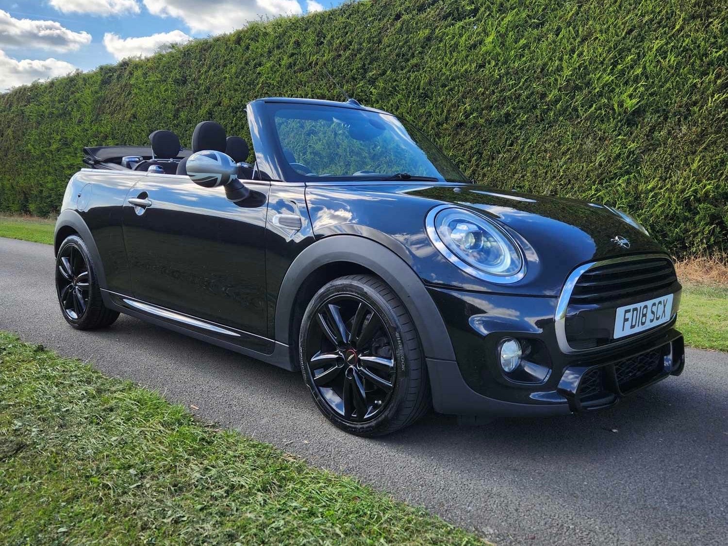 MINI Convertible Listing Image