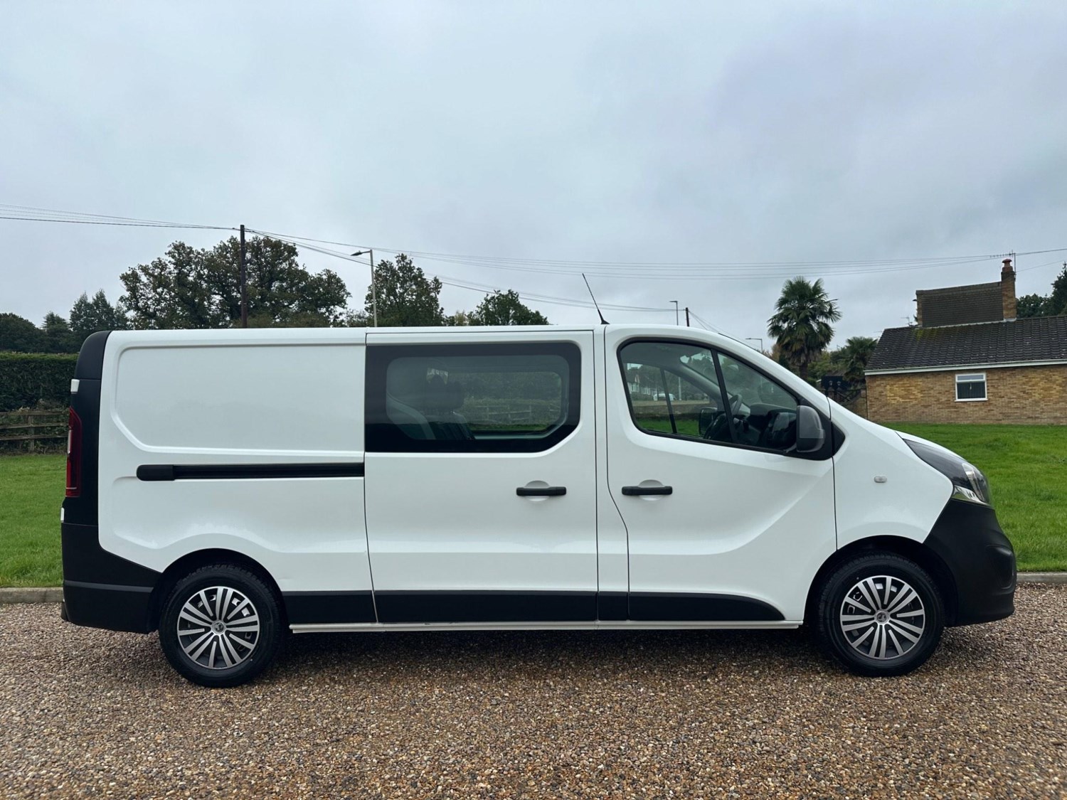 Vauxhall Vivaro Listing Image