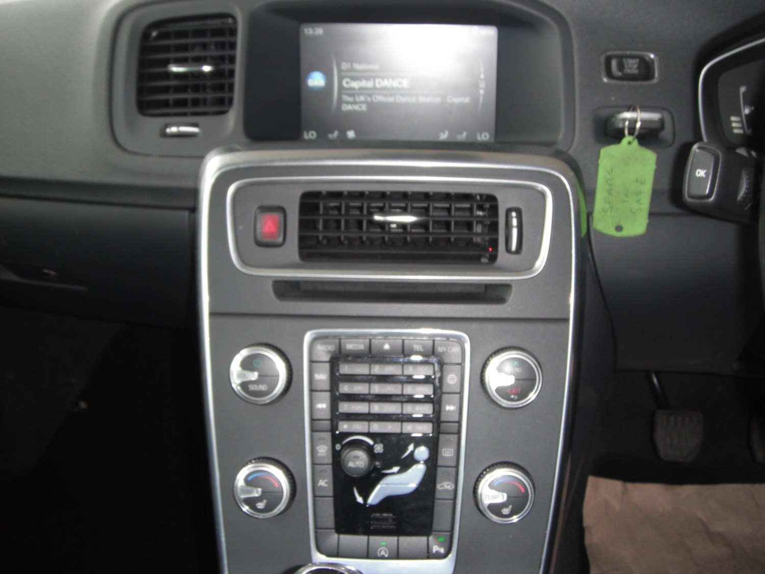 Volvo V60 Listing Image