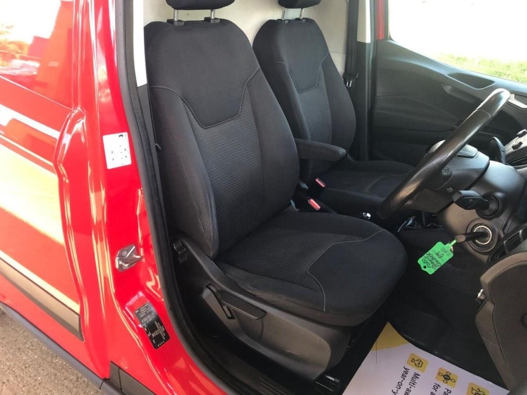 Ford Transit Courier Listing Image