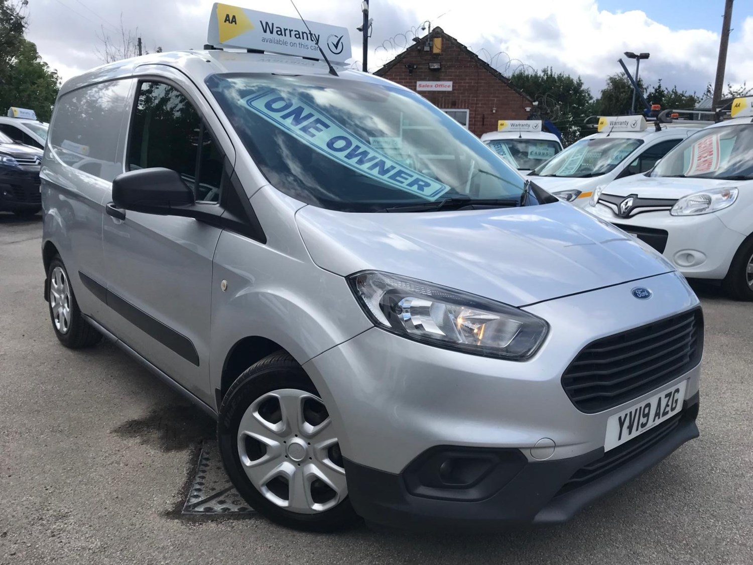 Ford Transit Courier Listing Image