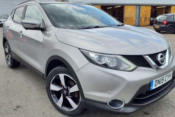 2015 (15) Nissan Qashqai 1.6 dCi N-Tec+ 5dr + PANROOF / NAV / CAMERA / 35 TAX / DAB ++ For Sale In Gloucester, Gloucestershire