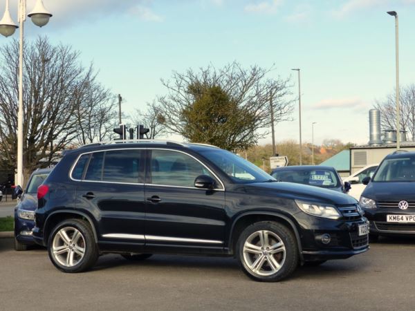 2013 (13) Volkswagen Tiguan 2.0 TDi BMT 4Motion R-Line 5dr ++ DAB / BLUETOOTH / SENSORS / 4WD ++ For Sale In Gloucester, Gloucestershire