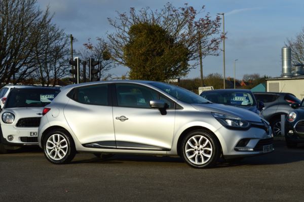 2017 (66) Renault Clio 1.2 16V Dynamique Nav 5dr ++ ULEZ / NAV / DAB / BLUETOOTH / CRUISE ++ For Sale In Gloucester, Gloucestershire
