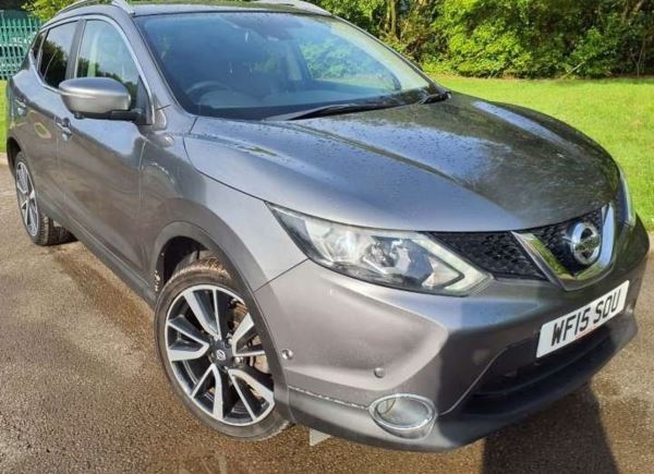 2015 (15) Nissan Qashqai 1.5 dCi Tekna 5dr + PANROOF / LEATHER / ZERO TAX / 11 SERVICES + For Sale In Gloucester, Gloucestershire