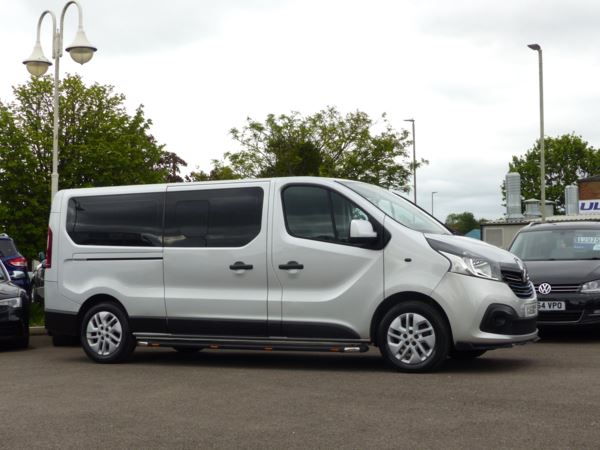 2016 (16) Renault Trafic LL29 ENERGY DCi 125 Sport Nav 9 SEATER + NO VAT / LEATHER / ULEZ / EURO 6 For Sale In Gloucester, Gloucestershire