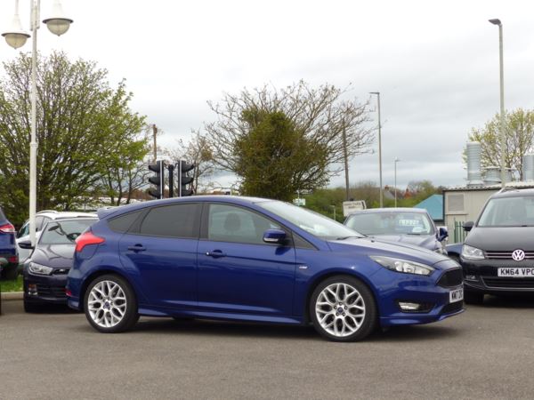 2017 (17) Ford Focus 1.0 EcoBoost 125 ST-Line 5dr + ZERO DEPOSIT 212 PMTH + 18 INCH ALLOYS / NAV For Sale In Gloucester, Gloucestershire