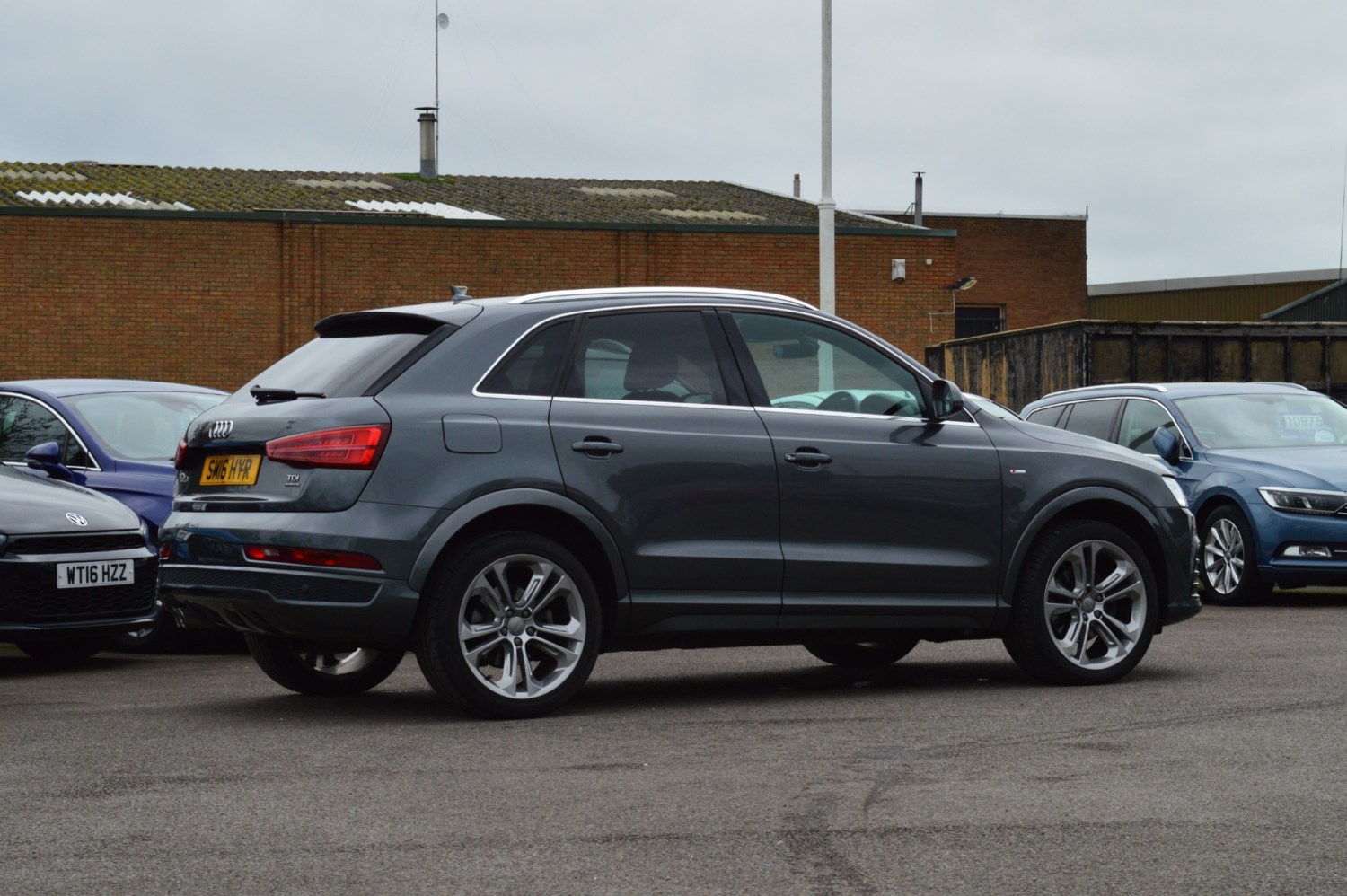 Audi Q3 Listing Image