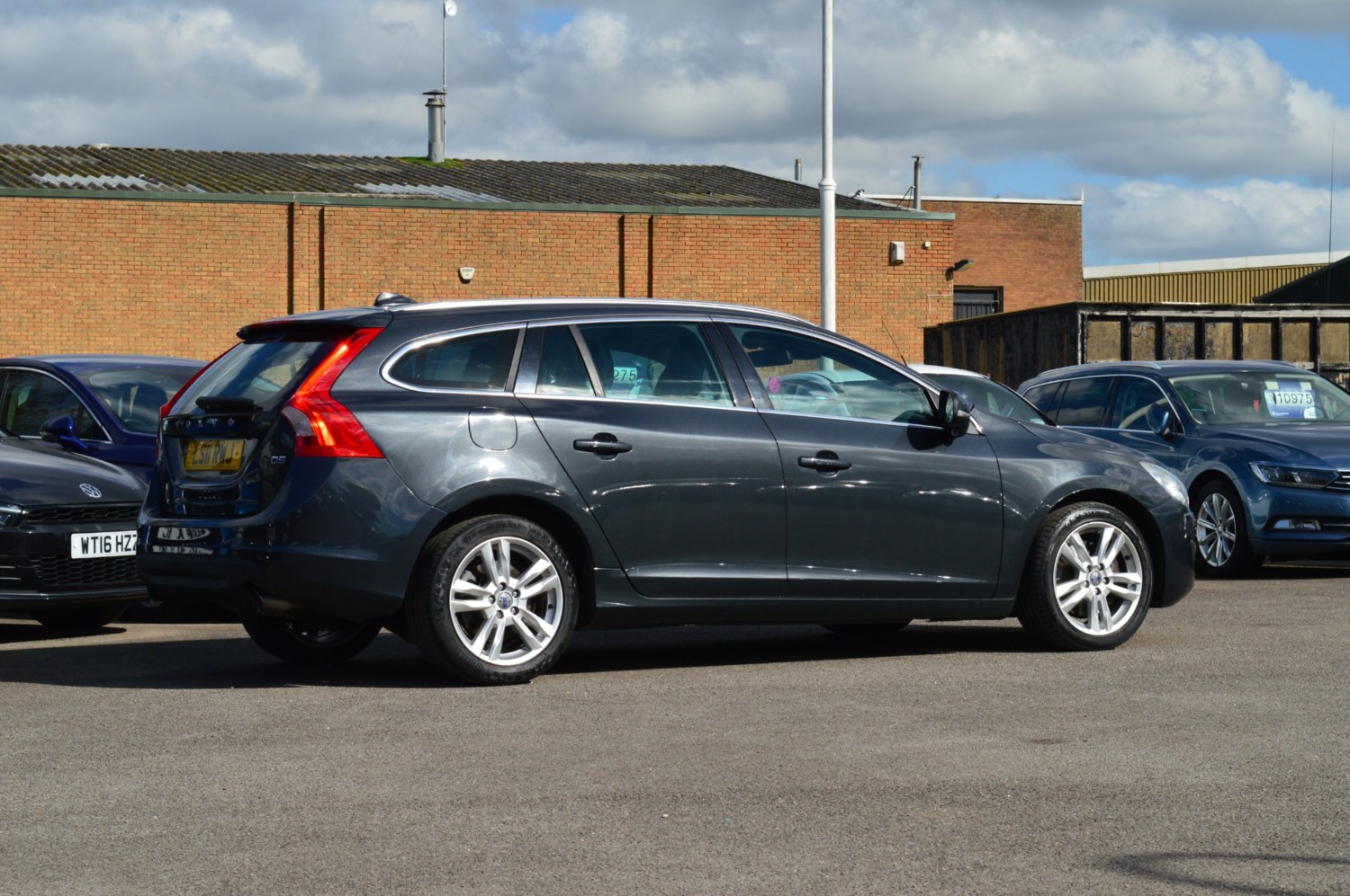 Volvo V60 Listing Image