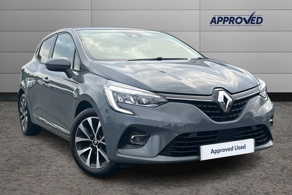 Renault Clio Listing Image