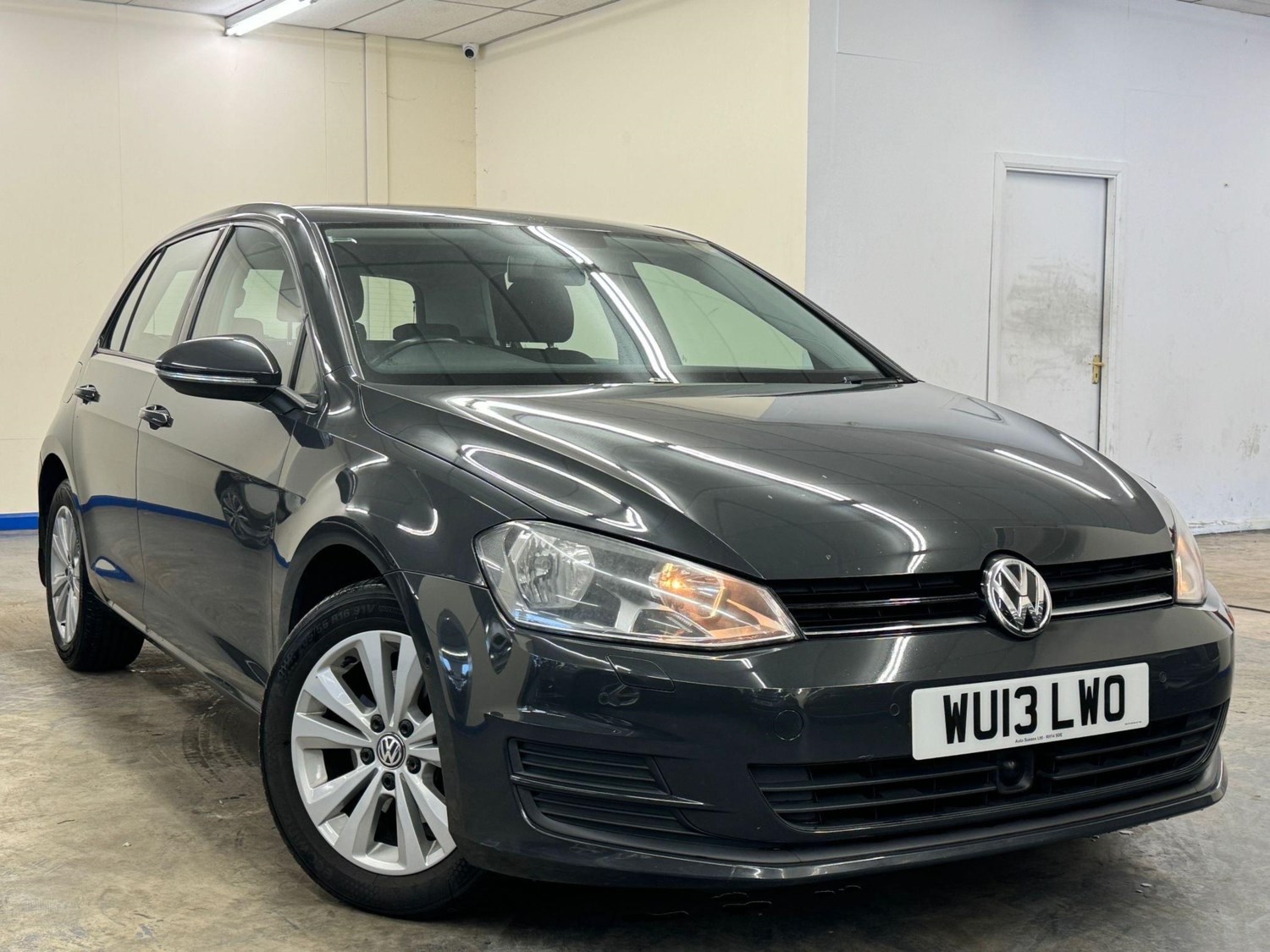 Volkswagen Golf Listing Image