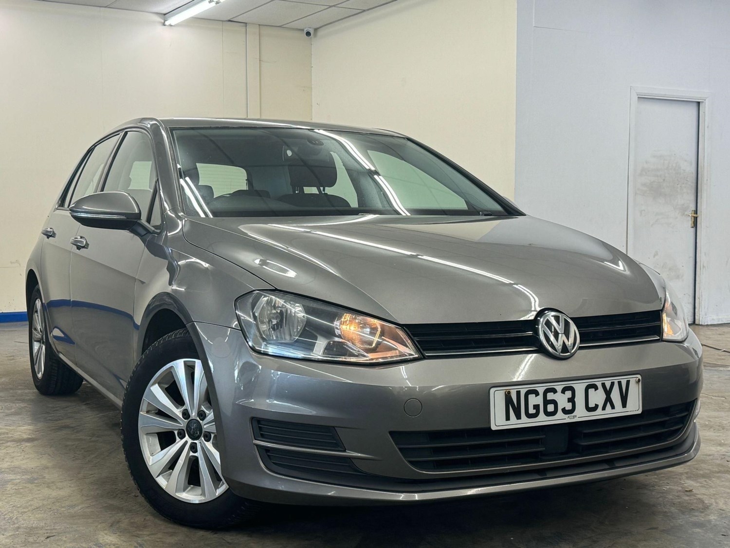 Volkswagen Golf Listing Image