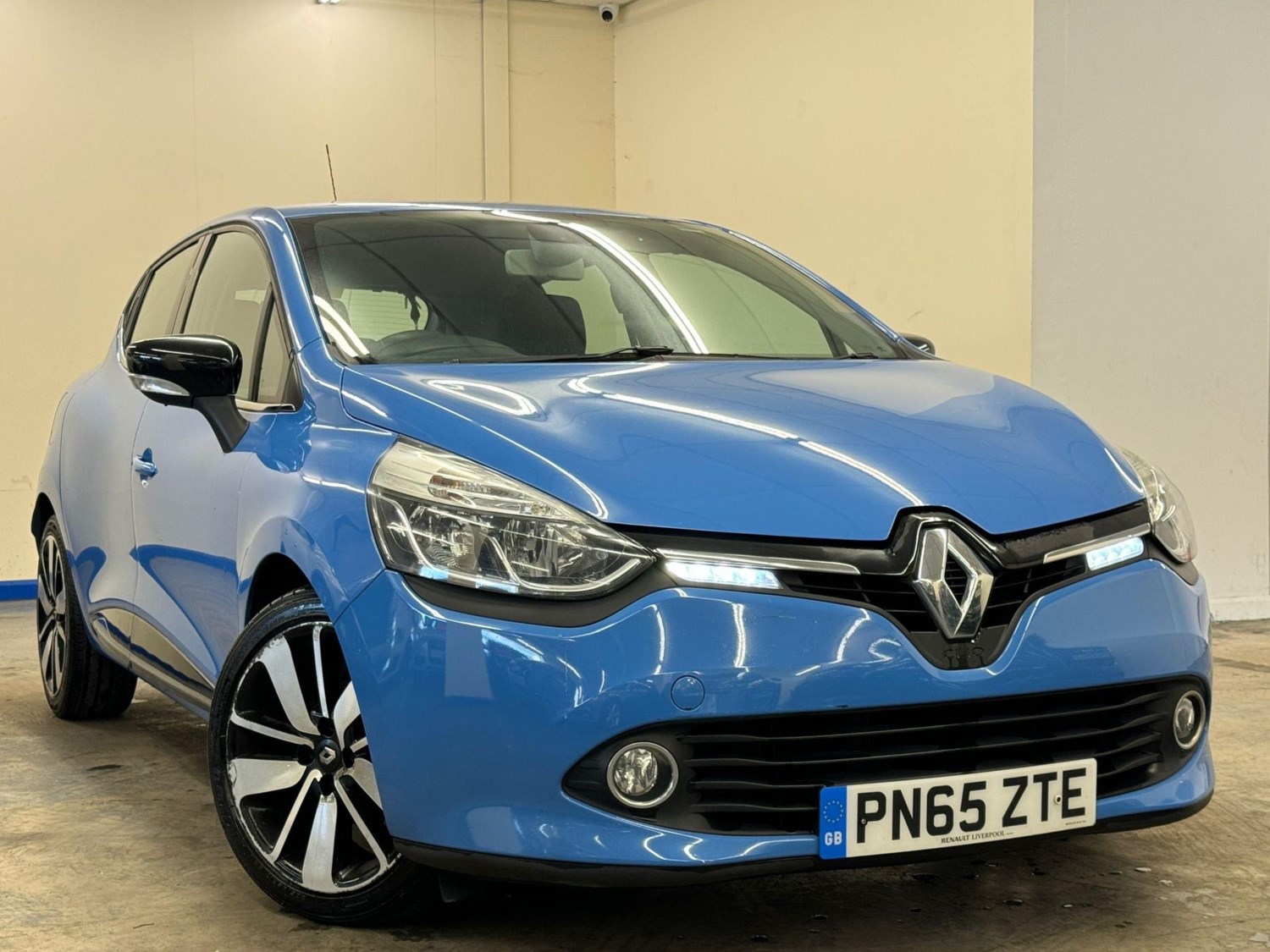 Renault Clio Listing Image